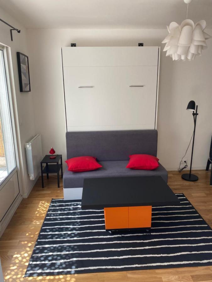 Grand Studio De 38M2 Et Cour Independante De 25M2 Dont Wifi Et Netflix Apartment Монпелие Екстериор снимка