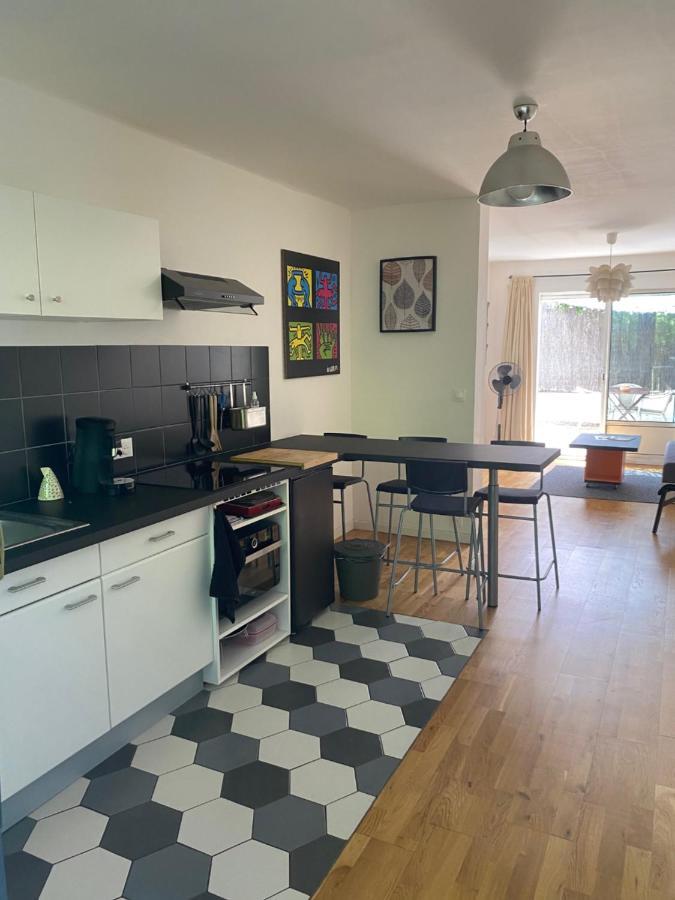 Grand Studio De 38M2 Et Cour Independante De 25M2 Dont Wifi Et Netflix Apartment Монпелие Екстериор снимка