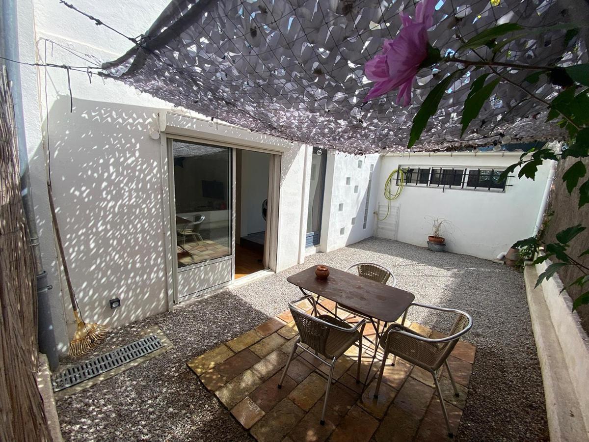 Grand Studio De 38M2 Et Cour Independante De 25M2 Dont Wifi Et Netflix Apartment Монпелие Екстериор снимка